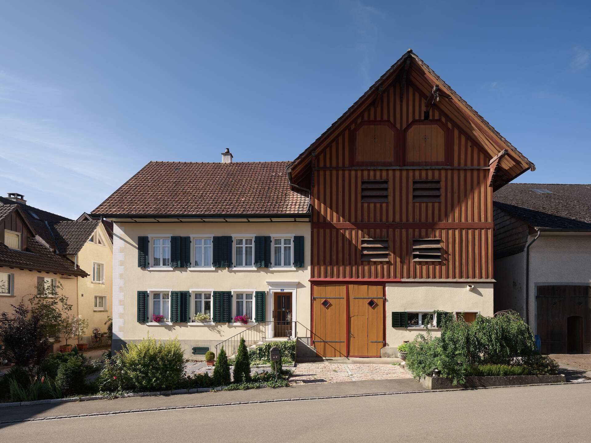 Bauernhaus mit renovierter Fassade