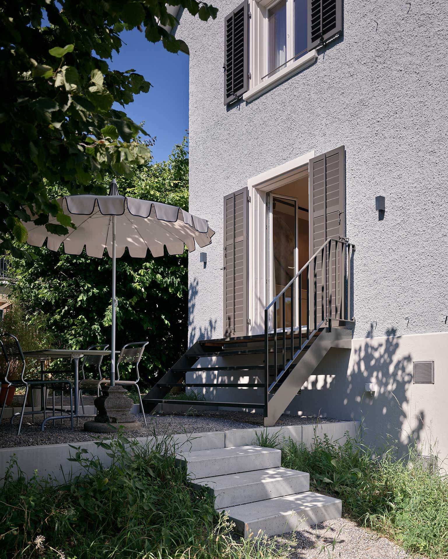 arba_churfirstenweg_gartensitzplatz.jpg Zoom: arba_churfirstenweg_gartensitzplatz.jpg