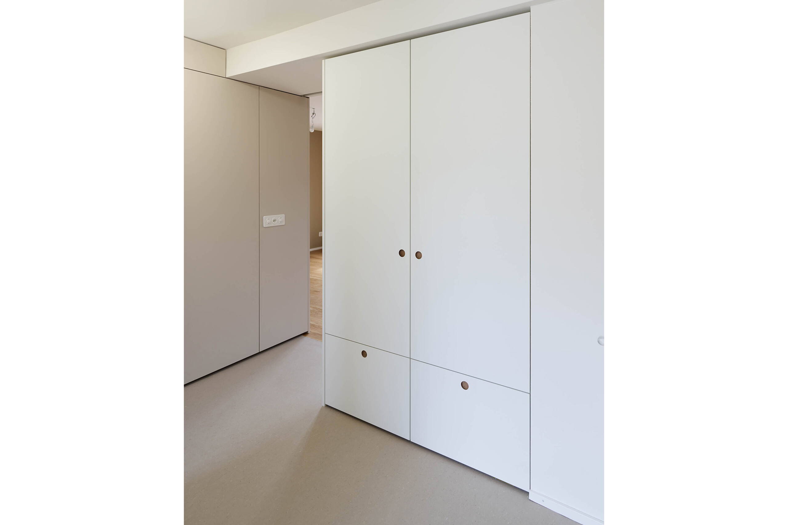 arba_eigenheimweg_schrank_2.jpg Zoom: arba_eigenheimweg_schrank_2.jpg