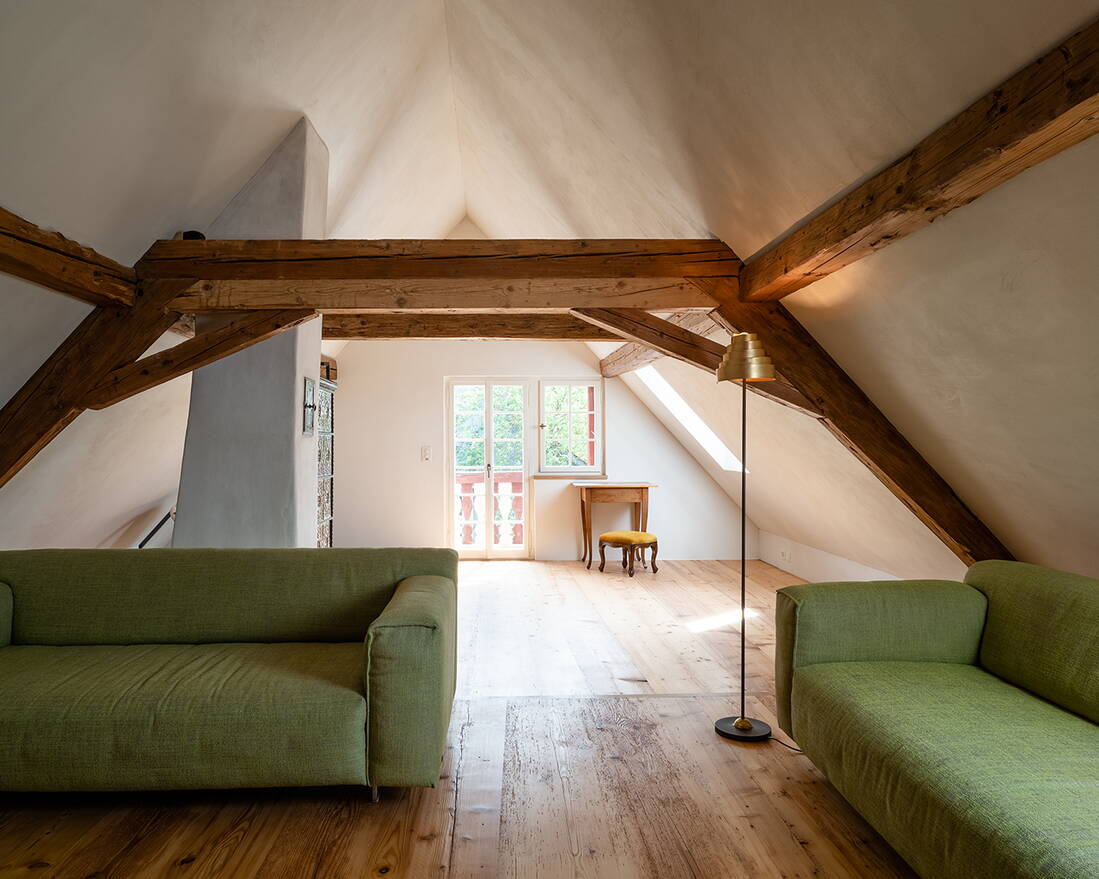 arba_riegelhaus_umbau_dachausbau_riemenboden.jpg